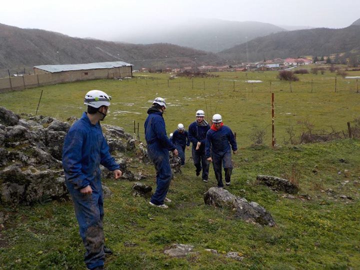 Cueva del Burro espeleología en Vegacervera